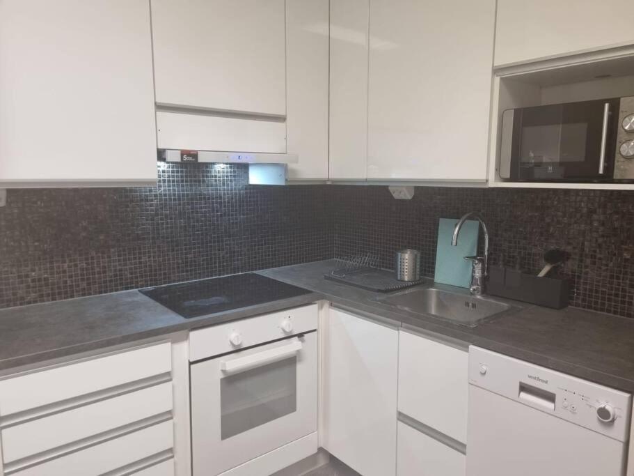 Apartment In The City Center Рованиеми Екстериор снимка